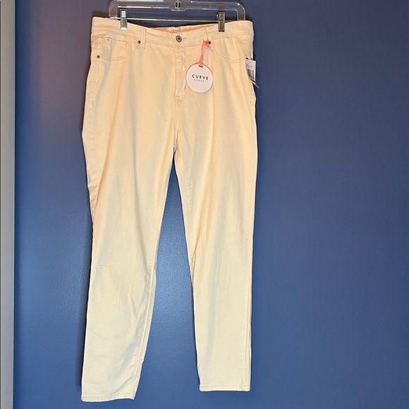 Curve Appeal, unbleached denim jeans, cream, NWT, 14/32,feont zip, belt loops - Picture 1 of 12
